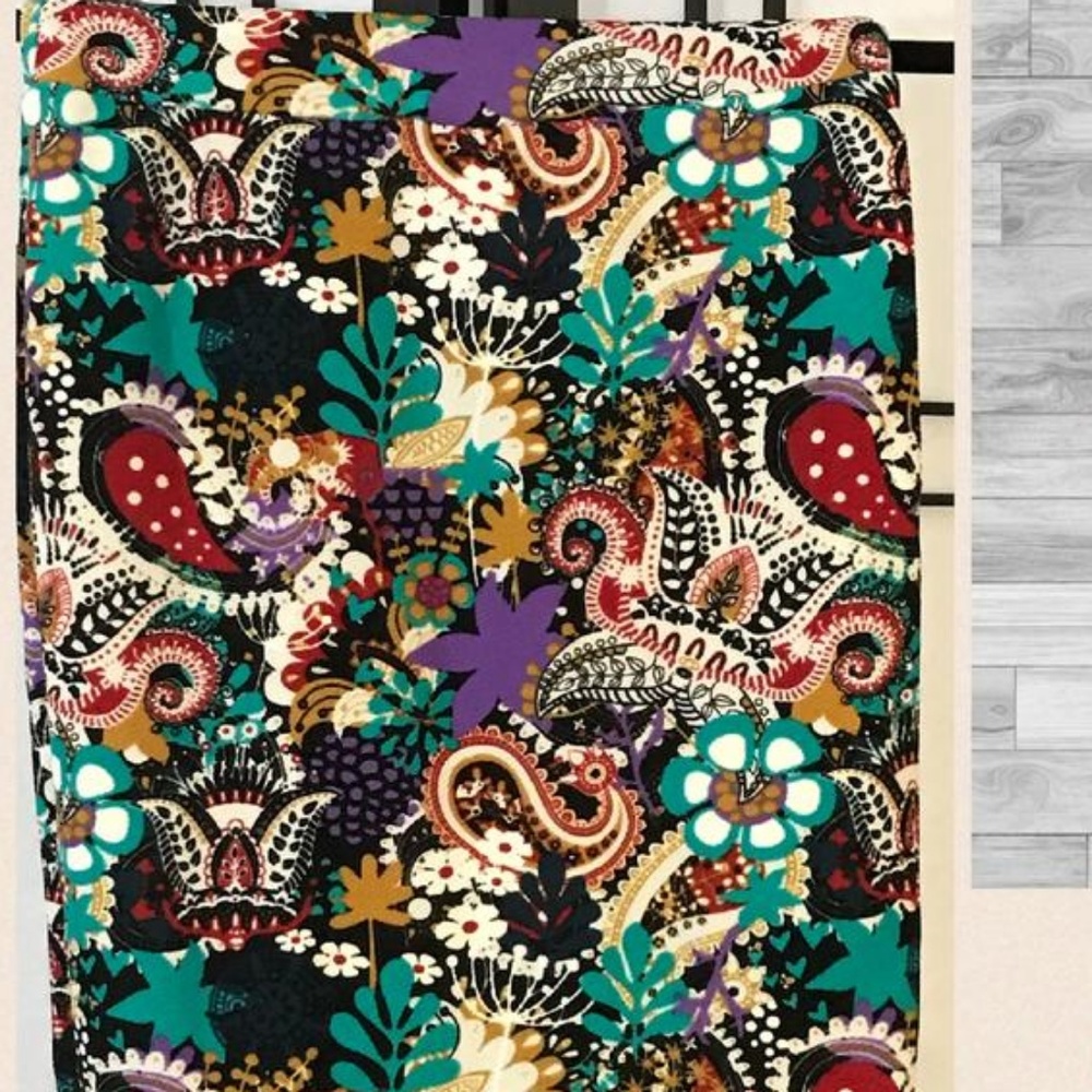 New lularoe cassie colorful skirt size xs